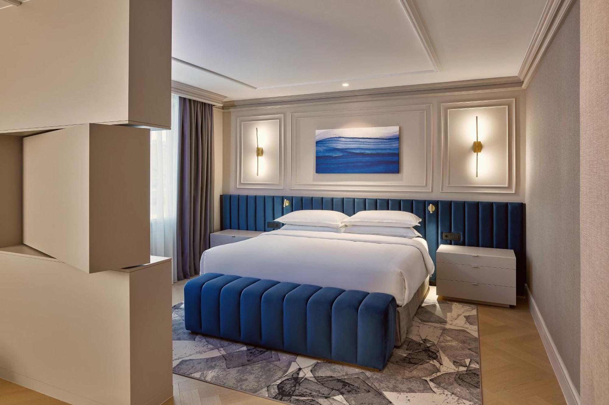 Sheraton Zagreb Hotel Luaran gambar A bedroom at the hotel