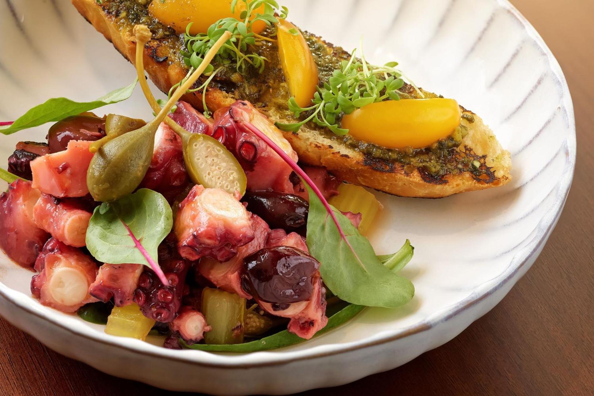 Sheraton Zagreb Hotel Luaran gambar Octopus salad