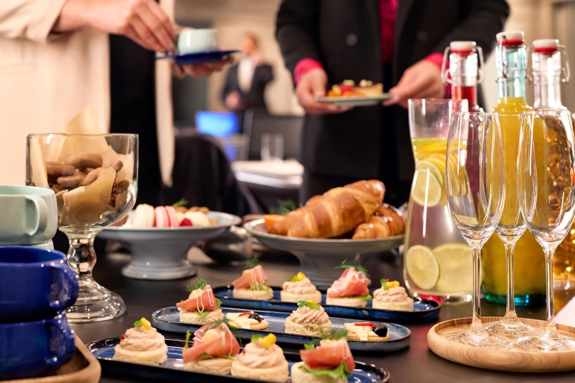 Sheraton Zagreb Hotel Luaran gambar A buffet